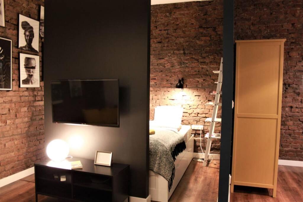 Unique Brick 5 - Old Town & Market Square Apartment Красков Екстериор снимка